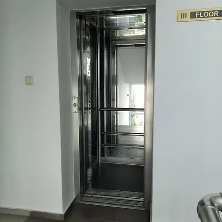 Yassen Sunny Apartament